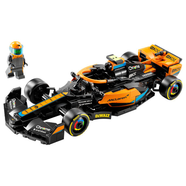 Състезателна кола 2023 McLaren Formula 1