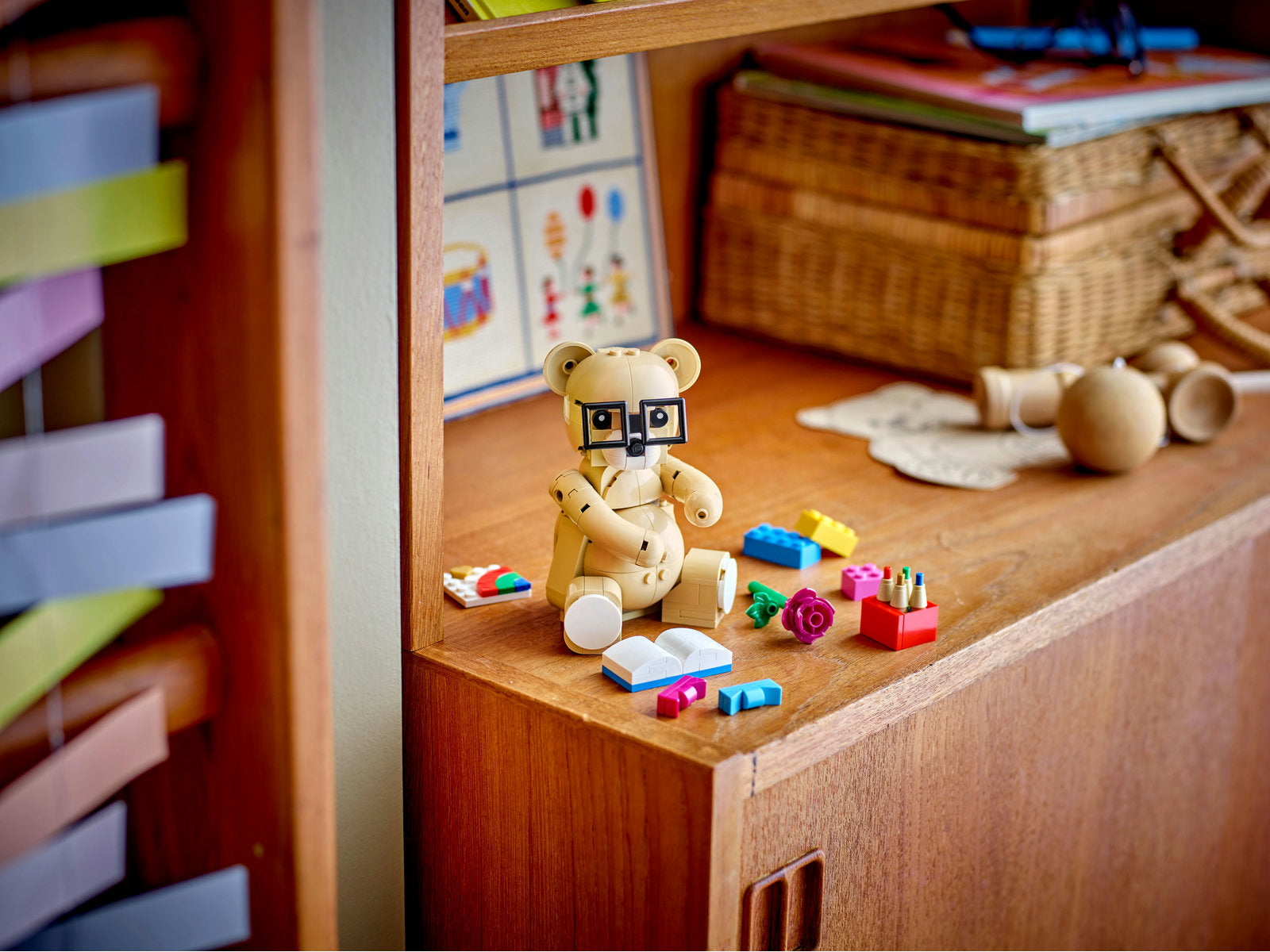 Изненадайте себе си или детето си със сладка LEGO® изненада!
