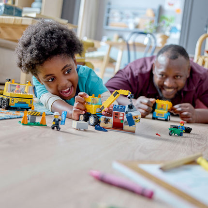 LEGO® City - Építőipari teherautók és bontógolyós daru (60391)