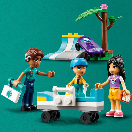 LEGO® Friends - Heartlake City kórházi mentőautó (42613)