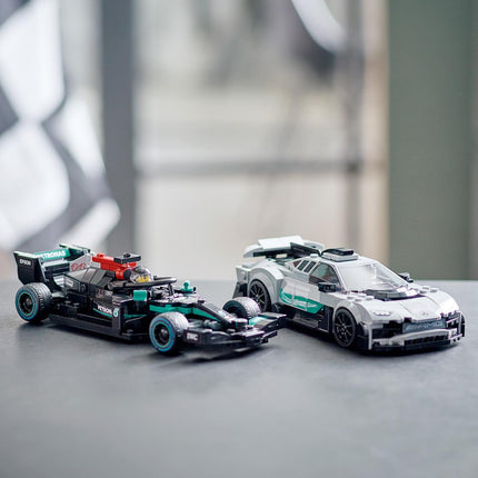 LEGO® Speed Champions - Mercedes-AMG F1 W12 E Performance y Mercedes-AMG (76909)