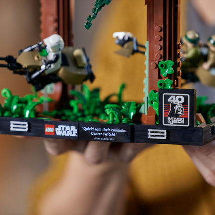 LEGO® Star Wars™ - Endor™ sikló üldözés dioráma (75353)